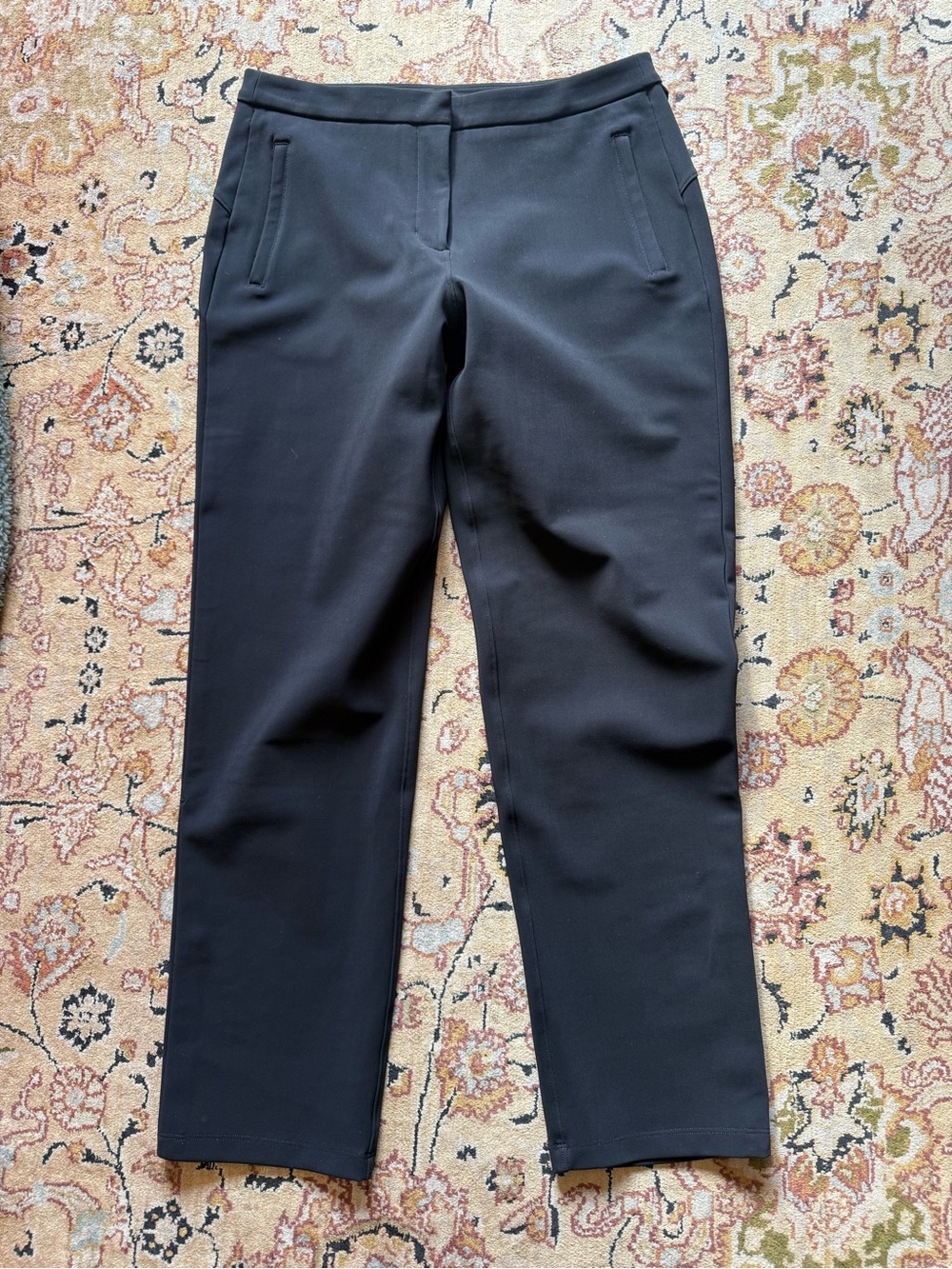 Lululemon Black Size 6 On the Move Pant